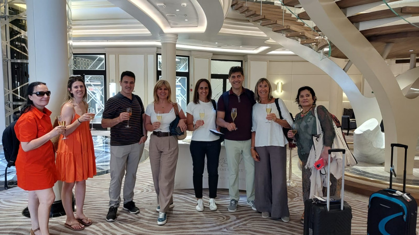 Concierge presente en educational trip de Regent Seven Seas Cruises, especializada en cruceros de lujo